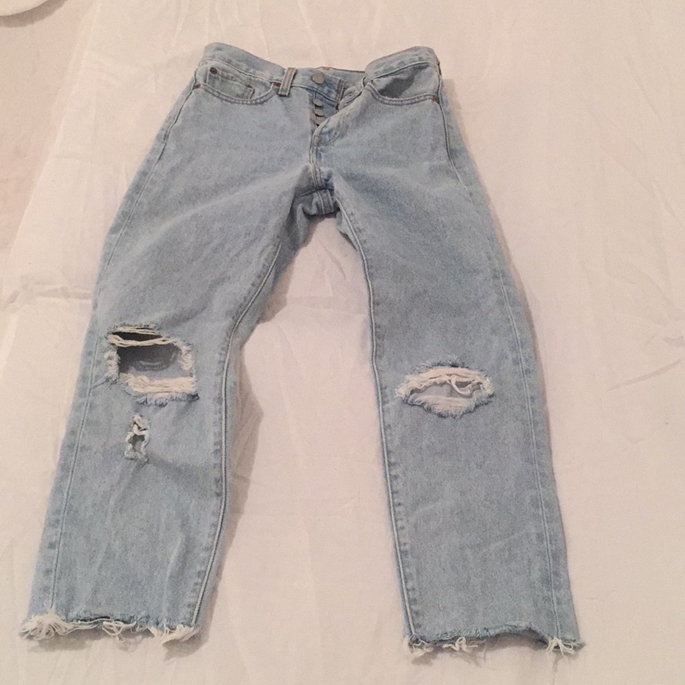 Vintage wash wedgie icon Levi’s 24 cropped kissoff